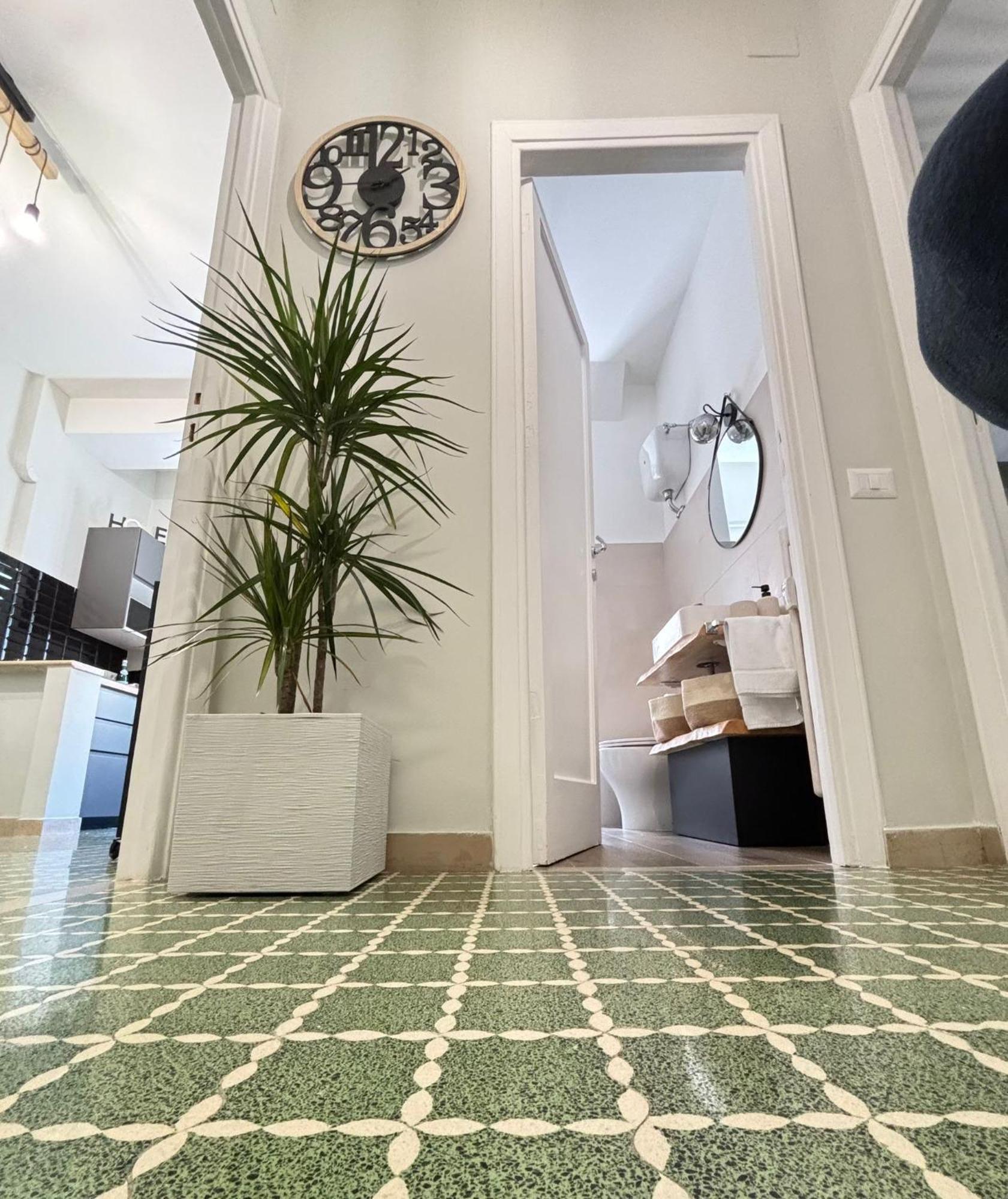 Bright Apartment Near San Pietro Rome Bagian luar foto